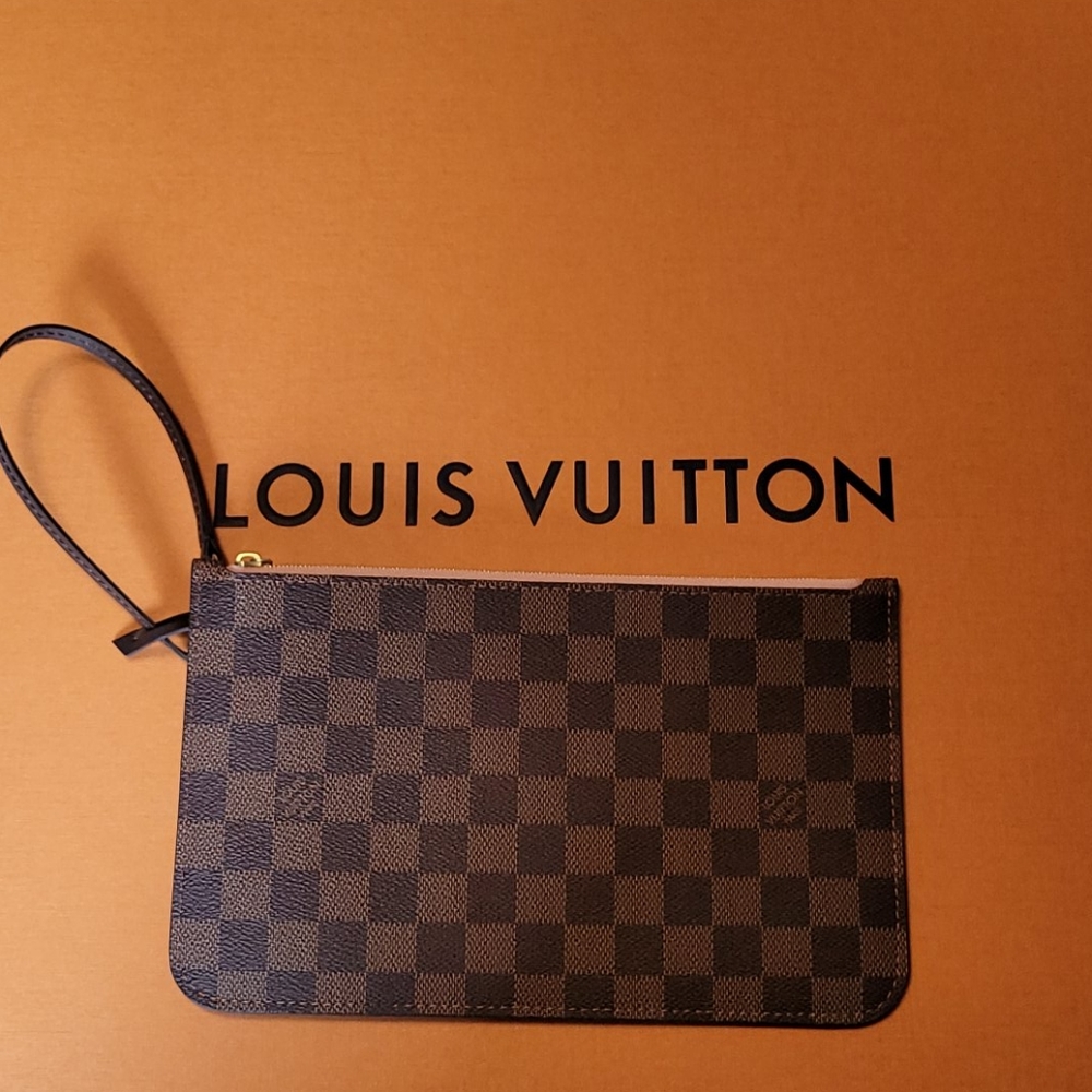 Authentic Louis Vuitton Neverfull Wristlet